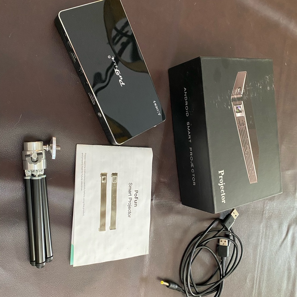NWOT never used Android Smart Projector Model C800S
